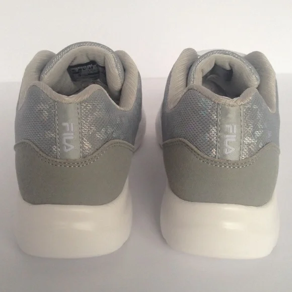 NWOT- FILA WOMENS CROSS TRAINING SHOES - Picture 3 of 4